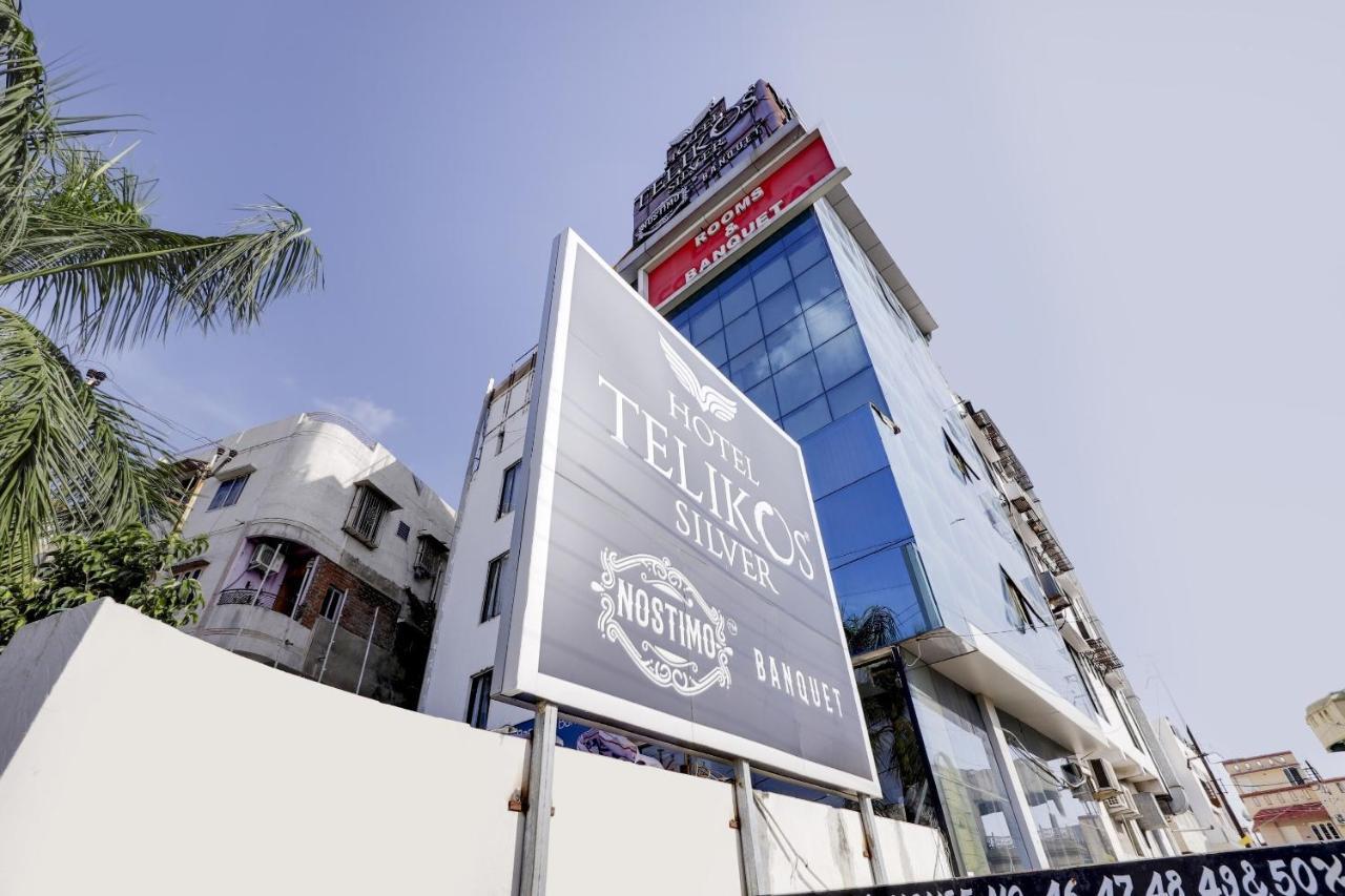 Oyo Hotel Dash Vadodara Ngoại thất bức ảnh