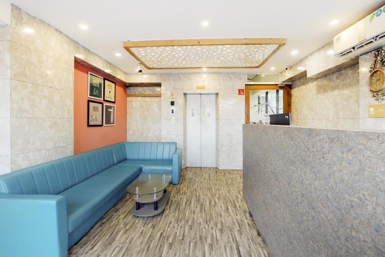 Oyo Hotel Dash Vadodara Ngoại thất bức ảnh