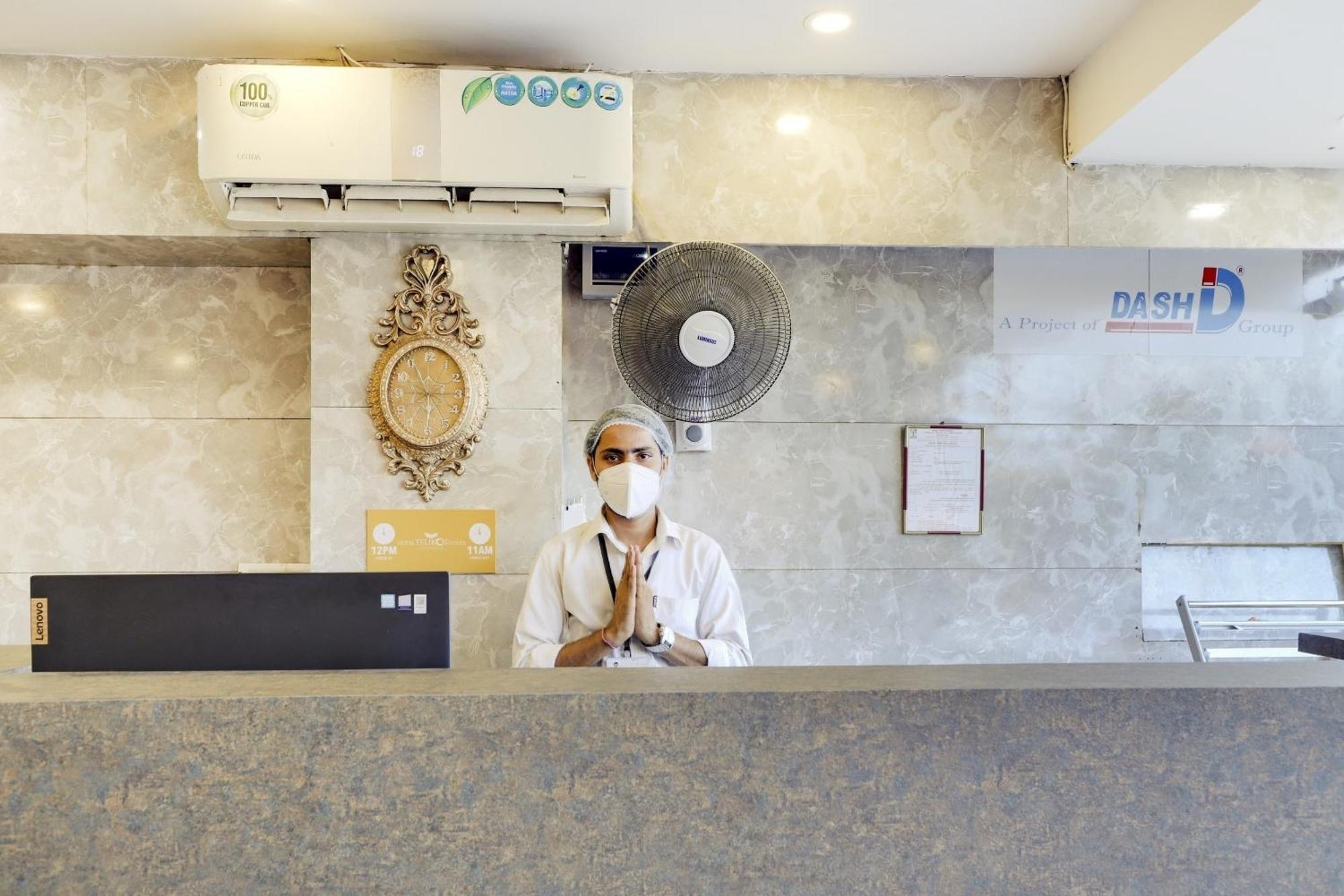 Oyo Hotel Dash Vadodara Ngoại thất bức ảnh